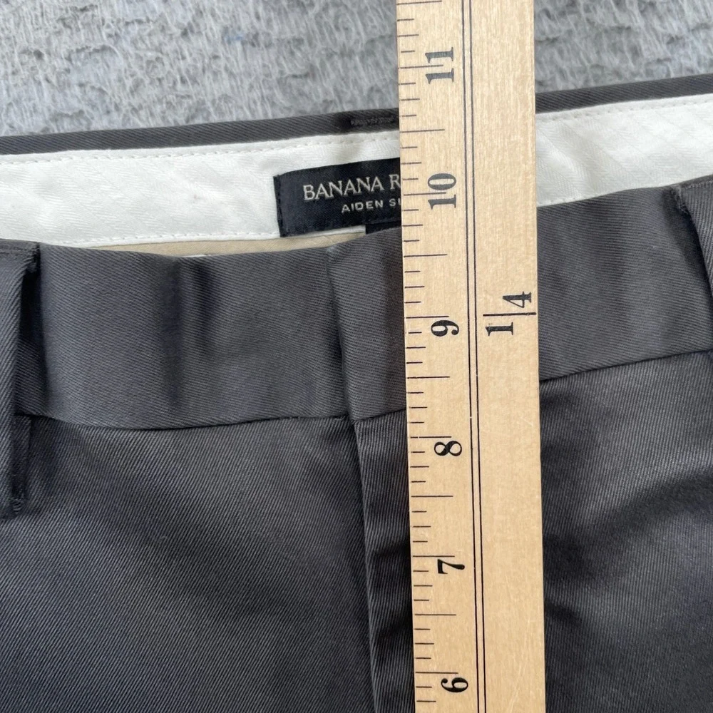 Banana Republic Chino Pants Mens 30x30 Gray Aiden Slim Fit Movement Stretch